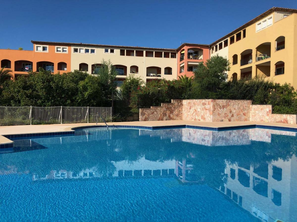 Le Noisetier Apartment Cavalaire-sur-Mer Bagian luar foto